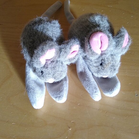 Mary Meyer Small Gray Mouse Finger Puppet x 2  Used - Picture 1 of 2